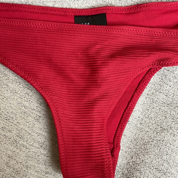 H&M Red Ribbed Bikini Set, size US 4, EUC - Picture 11 of 16
